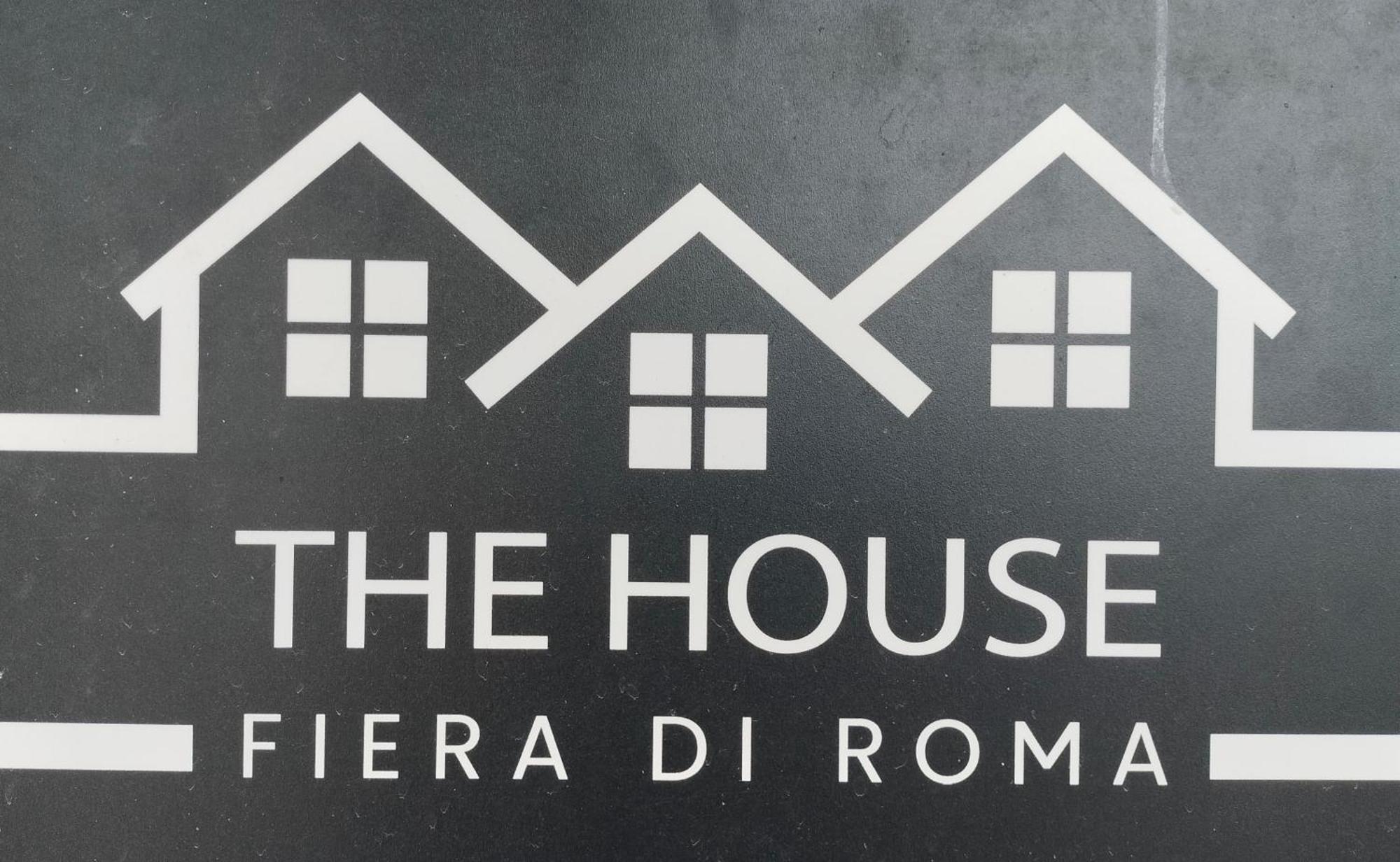 The House Room Aeroporto フィウミチーノ エクステリア 写真